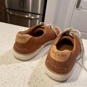 Womens Sperry leather sneakers